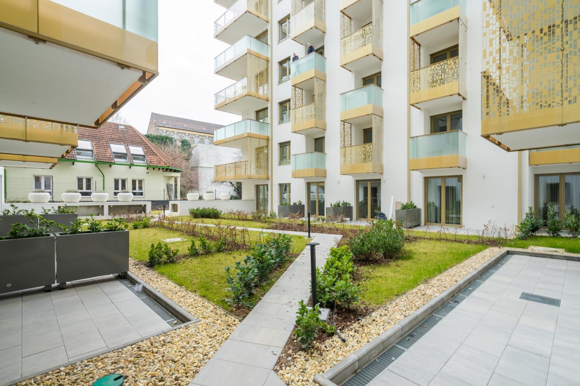 Aron Apartment — Photos 1